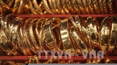 Chờ quyết sách đầu tiên của tân Chủ tịch Fed, giá vàng neo gần mức đỉnh một tuần