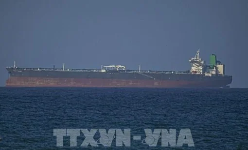 Mỹ tuyên bố dỡ bỏ phong tỏa eo biển Hormuz