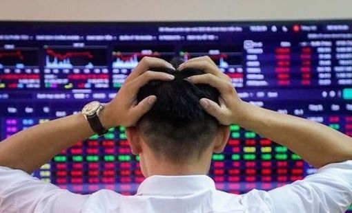 Bay hơn 100 điểm từ đỉnh, chứng khoán "cưa chân bàn" đến bao giờ?