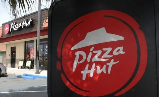 Yum Brands bán Pizza Hut giá 2,7 tỷ USD sau 68 năm phát triển
