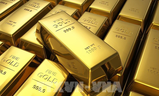 Giá vàng giảm hơn 2% do đồng USD mạnh lên và kỳ vọng Fed tăng lãi suất