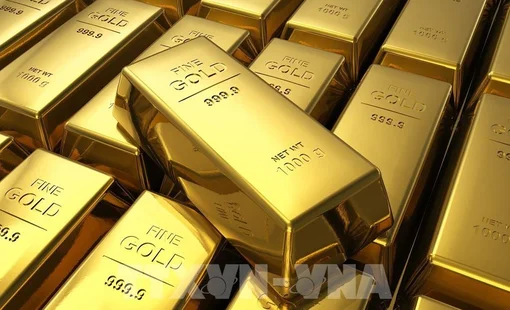 Giá vàng giảm hơn 2% do đồng USD mạnh lên và kỳ vọng Fed tăng lãi suất