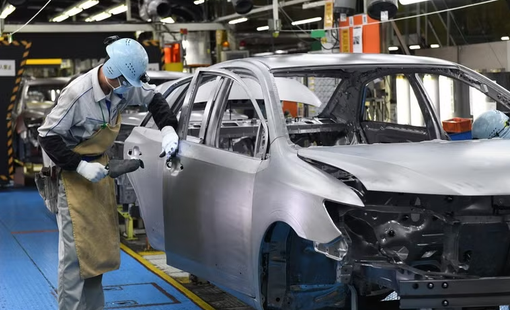 Toyota tiếp tục cắt giảm sản lượng ở nước ngoài do xung đột Trung Đông