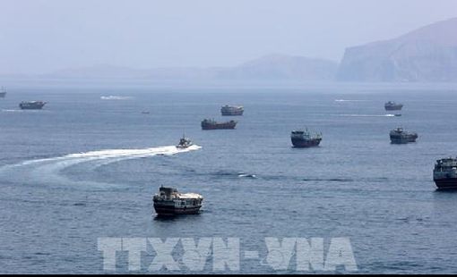 Eo biển Hormuz nhộn nhịp trở lại