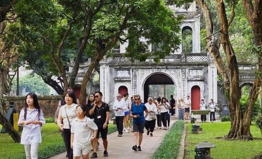 Tin cực vui: Ngay tháng sau, Hà Nội sẽ chi gần 2.000 tỷ đồng thực hiện một chính sách vượt trội, gần 9 triệu người dân Thủ đô trực tiếp hưởng lợi
