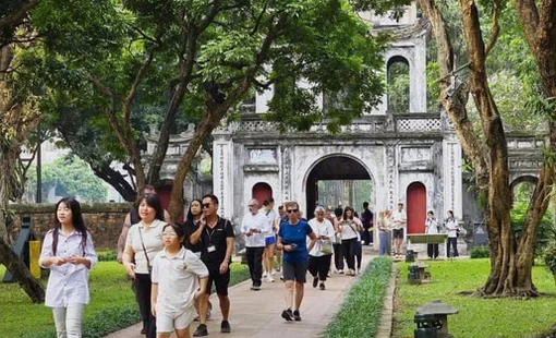 Tin cực vui: Ngay tháng sau, Hà Nội sẽ chi gần 2.000 tỷ đồng thực hiện một chính sách vượt trội, gần 9 triệu người dân Thủ đô trực tiếp hưởng lợi