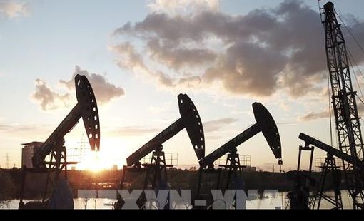 Giá dầu thế giới giảm 3% sau thoả thuận ngừng bắn giữa Israel và Liban