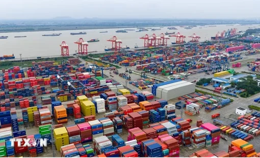 Xuất khẩu Trung Quốc dự kiến tăng mạnh trong tháng 5/2026