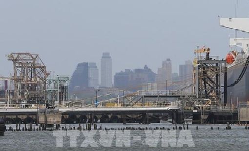 Giá dầu tăng nhẹ do lo ngại về đàm phán hòa bình tại Trung Đông