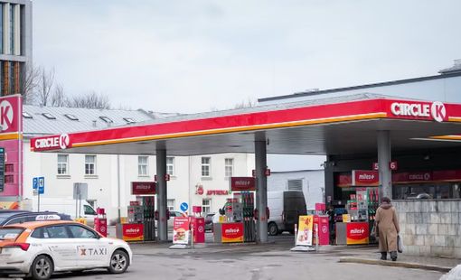Giá dầu thô thế giới giảm do lo ngại lạm phát và phục hồi kinh tế chậm