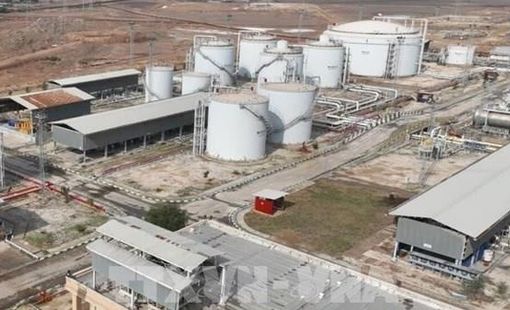 Giá dầu chạm đỉnh một tháng do căng thẳng leo thang tại eo biển Hormuz