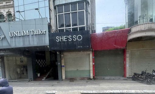 Thời hoàng kim đi qua, nhà mặt phố Hà Nội ồ ạt treo biển tìm khách
