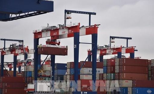 Các đối tác thương mại đồng loạt phản ứng với thuế quan mới của Mỹ