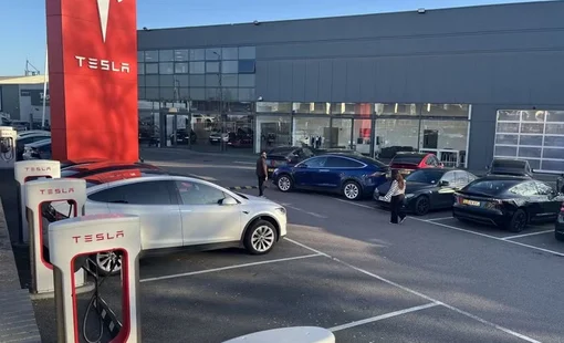 Giá trị cổ phiếu nhóm "Magnificent 7" bốc hơi gần 800 tỷ USD