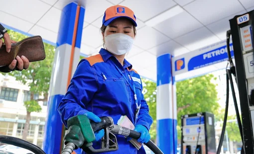 Bộ Công Thương: Không để lợi dụng giá xăng dầu giảm để "neo" giá hàng hóa bất hợp lý