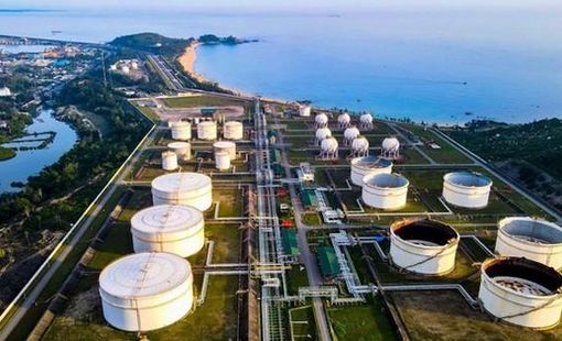 Báo lãi quý 2 tăng 384%, cổ phiếu nhà máy lọc dầu 3 tỷ USD của Việt Nam lập tức tăng vọt