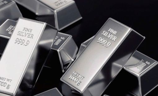 Một thế lực bất ngờ "gom" gần 90 tấn bạc trong một ngày