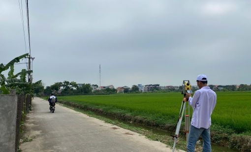 Hộ liền kề vắng mặt, không ký giáp ranh có được cấp sổ đỏ không?