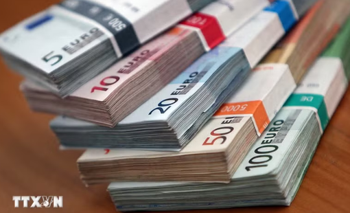 Pháp tìm cách khai thác 6.550 tỷ euro tiền tiết kiệm của người dân