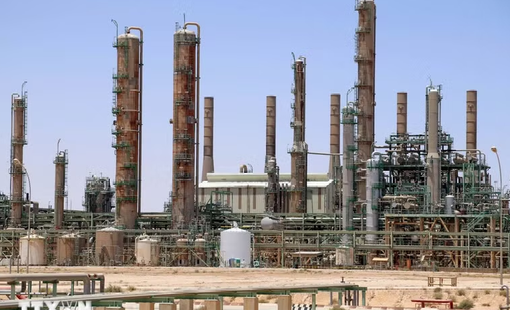 Giá dầu thô leo đỉnh ba tuần khi hy vọng đàm phán Mỹ-Iran mờ nhạt