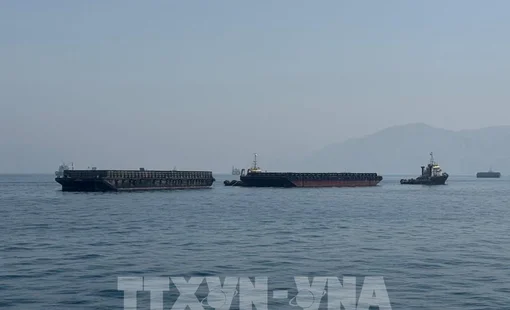 Lưu lượng tàu thuyền qua eo biển Hormuz giảm xuống mức thấp kỷ lục
