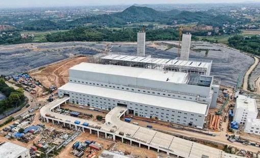EVN dự kiến giá trần điện rác năm 2026 ở mức 2.378,39 đồng/kWh, thấp hơn 7,64% so với năm 2025