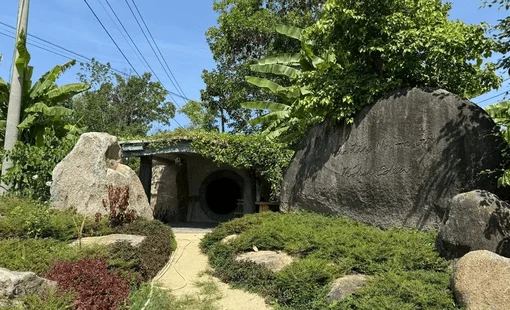 Nhà trong hang của ông Đặng Lê Nguyên Vũ