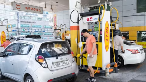 Giá dầu giảm 1% trước khi Mỹ công bố các biện pháp trừng phạt mới với Iran