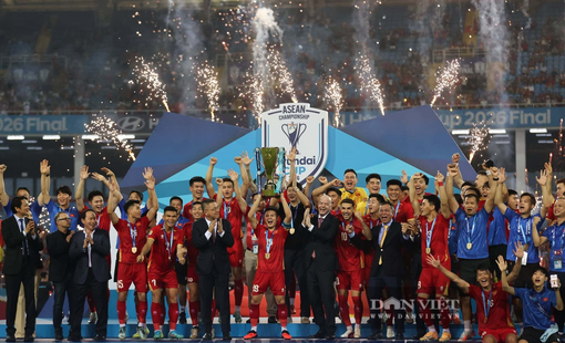 Chủ tịch FIFA muốn Việt Nam thành một trong những quốc gia bóng đá lớn nhất thế giới: Sẽ xây sân bóng ở khắp mọi nơi, lập học viện tài năng cho trẻ từ 8-9 tuổi