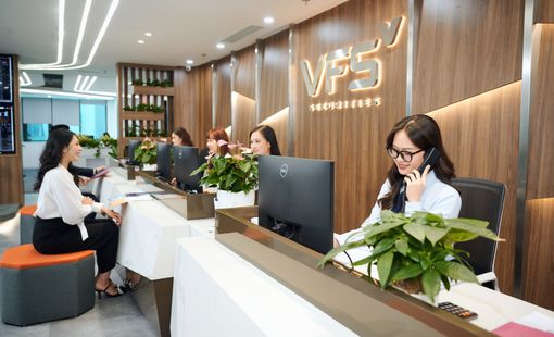Chứng khoán VFS: "VN-Index có thể hướng tới 1.900-1.930 điểm trong tháng 9"