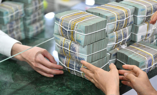 Ngân hàng Nhà nước bơm ròng hơn 12.300 tỷ đồng, lãi suất qua đêm biến động mạnh