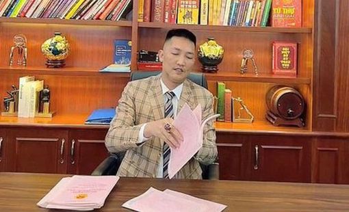 Bất ngờ: Huấn Hoa Hồng từng là Chủ tịch công ty bất động sản với slogan nổi tiếng “có làm thì mới có ăn”