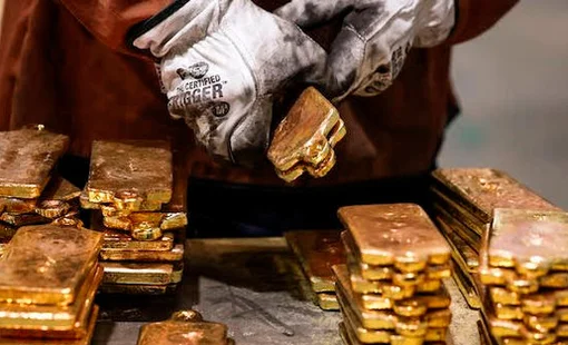 Loạt thông tin quan trọng sắp công bố, chuyên gia dự báo thế nào về giá vàng tuần tới?