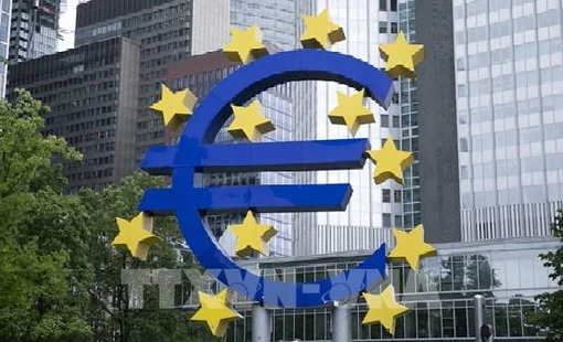 Sức ép lạm phát thúc đẩy ECB thắt chặt chính sách tiền tệ