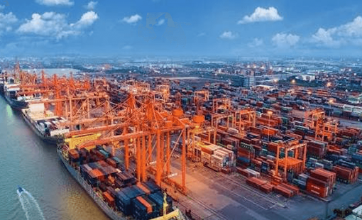 Kinh tế Việt Nam giữ đà tăng trưởng, áp lực cuối năm gia tăng