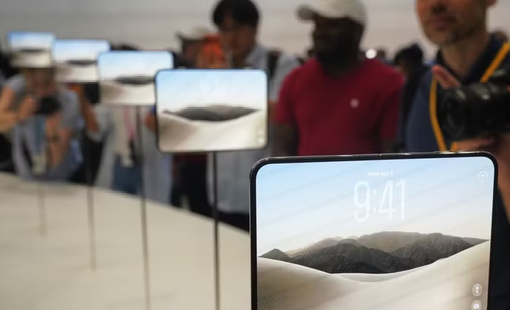 Apple mở bán iPhone 18, tăng tốc đua AI trên thị trường điện thoại thông minh