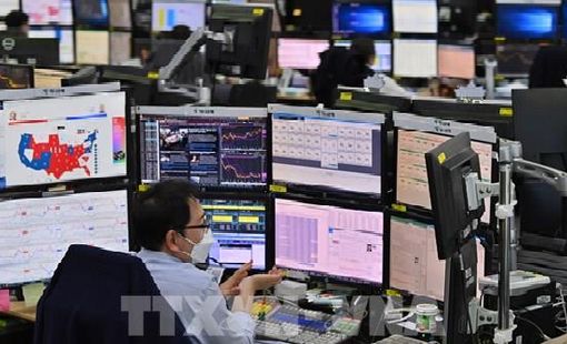 Chứng khoán châu Á chịu áp lực do lo ngại về quan hệ Mỹ-Trung
