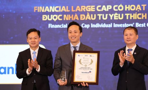 VietinBank (HOSE: CTG) năm thứ 4 liên tiếp được vinh danh Doanh nghiệp niêm yết có hoạt động IR được Nhà đầu tư yêu thích nhất