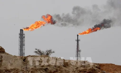 Khả năng Iran mở lại eo biển Hormuz kéo giá dầu WTI giảm khoảng 8%