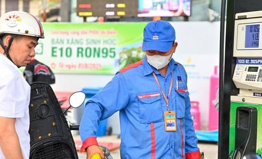 Giá xăng dầu hôm nay 3/9: Xăng tăng tới 720 đồng/lít, giá dầu đồng loạt giảm