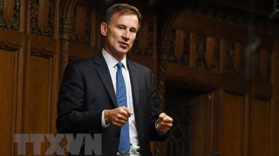 Tân Bộ trưởng Tài chính Anh cảnh báo về khả năng tăng thuế