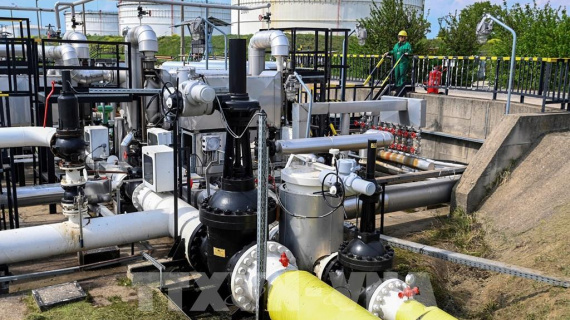 EU tránh áp ngay giá trần khí đốt trong các đề xuất năng lượng mới