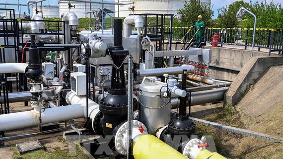 EU tránh áp ngay giá trần khí đốt trong các đề xuất năng lượng mới
