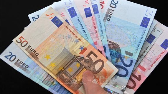 Lạm phát ở Eurozone lên mức cao kỷ lục gần 10%