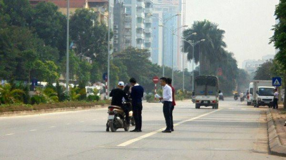 Thị trường càng trầm lắng, khách hàng càng bị “tra tấn” bởi các cuộc gọi chào mời dự án từ môi giới bất động sản