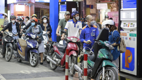 Không có chuyện giá xăng tăng đến 100.000 đồng/lít