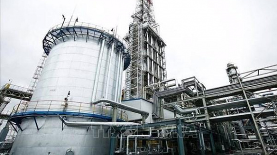 Ukraine đề xuất áp trần 30-40 USD/thùng đối với dầu Nga