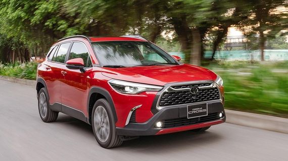 Top xe bán chạy tháng 11: Toyota Corolla Cross dẫn đầu, Ford có 3 đại diện