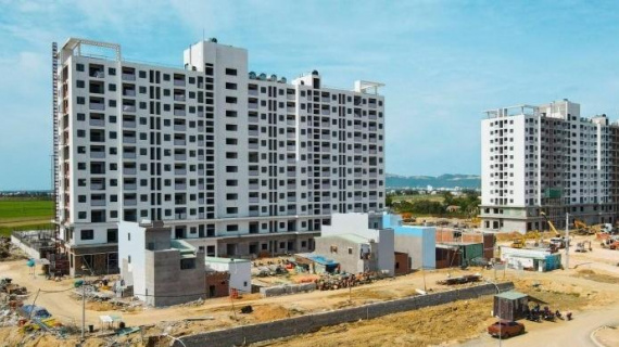 Hà Nội sẽ mua lại một số căn hộ thương mại phục vụ xây lại chung cư cũ