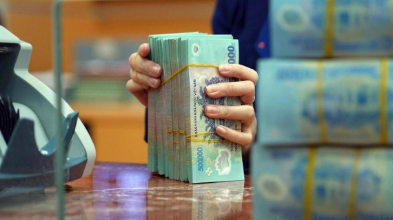 Vì sao lãi suất huy động chưa thể sớm “hạ nhiệt”?